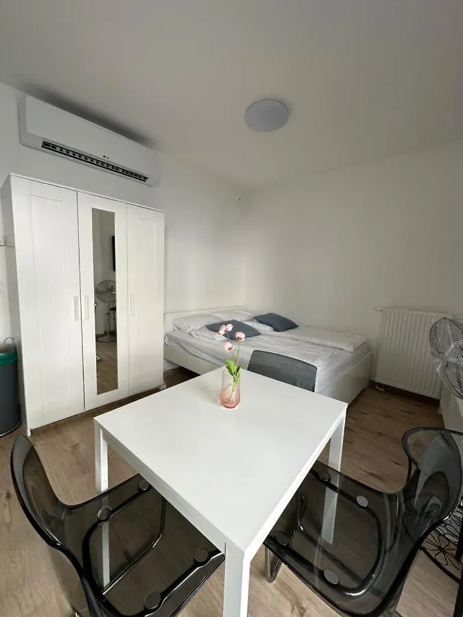 A 212, Apartments In The Heart Of Budapest